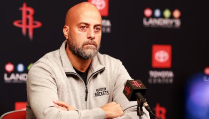 kaiyun-记者：火箭与联盟一半球队谈判过，曾谈过伊森、芬尼-史密斯和卡佩拉