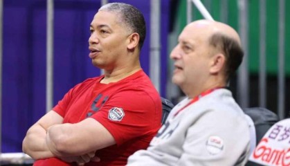 开云体育官网-卢指导新赛季获强援助拳，范甘迪将为他献计献策