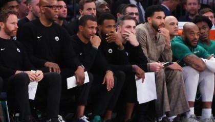 kaiyun-绝对核心缺阵绿军攻防失据 激进转型之路步履维艰