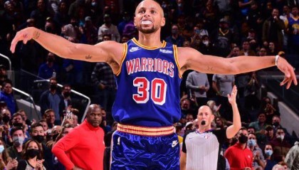 开云官网-科尔谈库里新轮换模式：他自己很喜欢 效果很不错