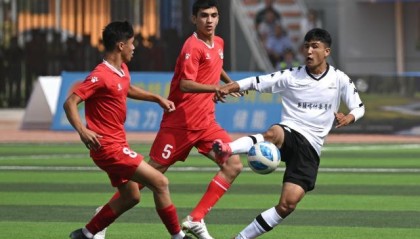 开云体育官网-“喀什杯”全景纪实：天山脚下的足球热