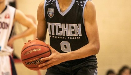 开云体育入口-【人物】发色醒目的马刺10号 索汉凭什么俘获圣城？