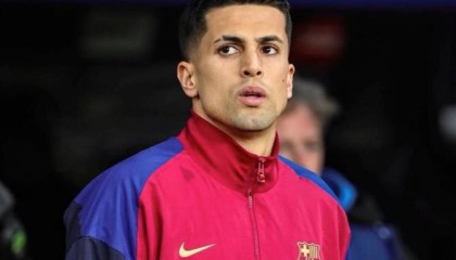 记者：坎塞洛预计周六在巴塞罗那接受体检并签约