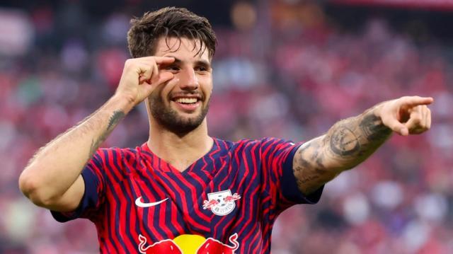 1688267392086061573.jpg 1688266427046.jpg